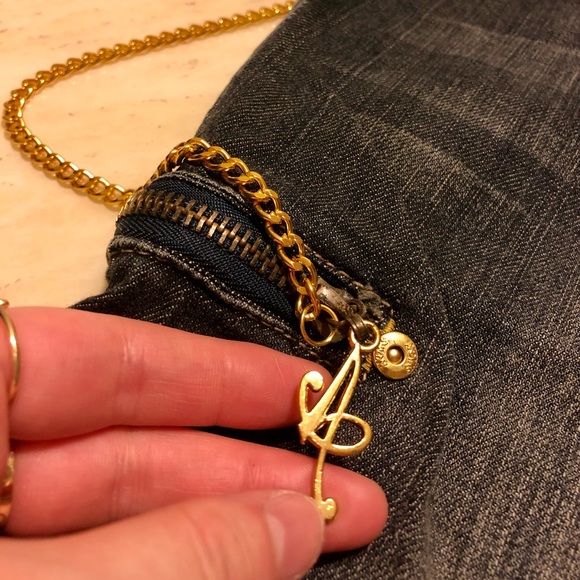 New AKADEMIKS Embroidered Roses Chain Hang Jeans - Picture 2 of 8